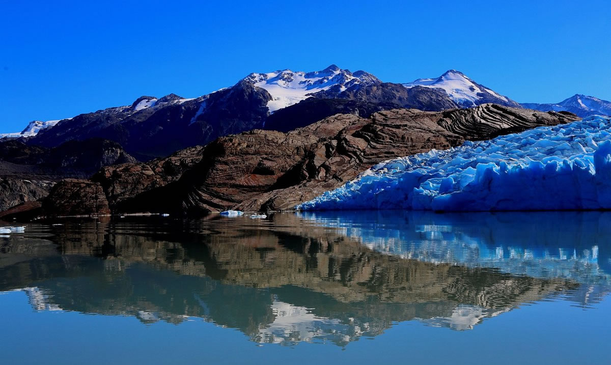 Traslado Privado desde Punta Arenas a Navegación a Glaciar Grey (1 a 6 Pax) - Imagen 16